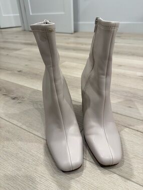 Steve Madden Lynden Booties in Bone